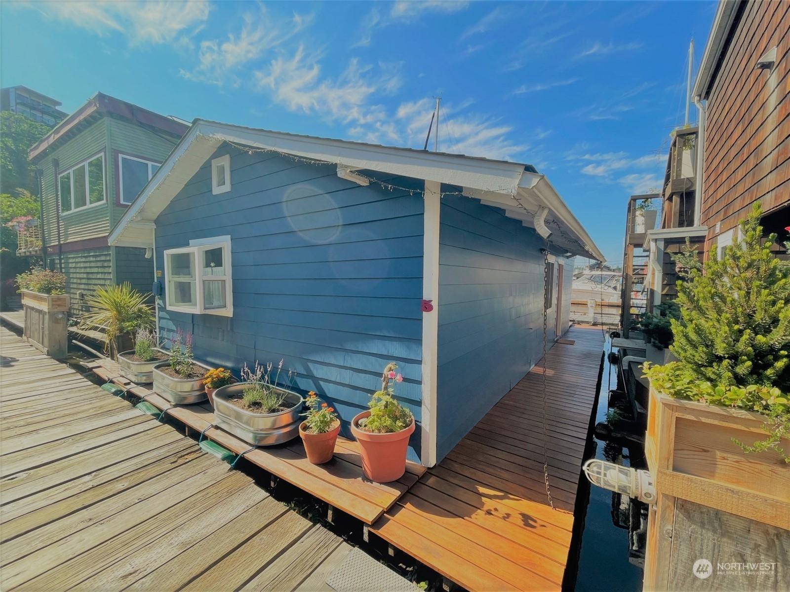 2420 WESTLAKE AVENUE N 5, SEATTLE, Washington, 98109, United States, 1 Bedroom Bedrooms, ,1 BathroomBathrooms,Residential,For Sale,2420 WESTLAKE AVENUE N 5,1612313