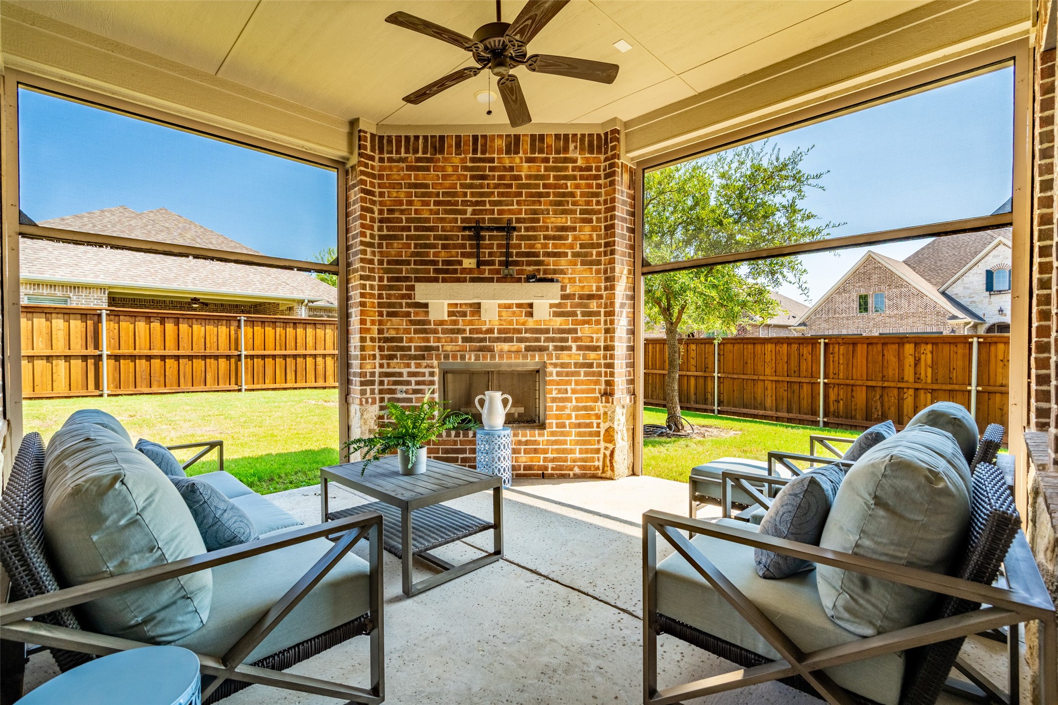The Colony, Texas, 75056, United States, 3 Bedrooms Bedrooms, ,2 BathroomsBathrooms,Residential,For Sale,1924652