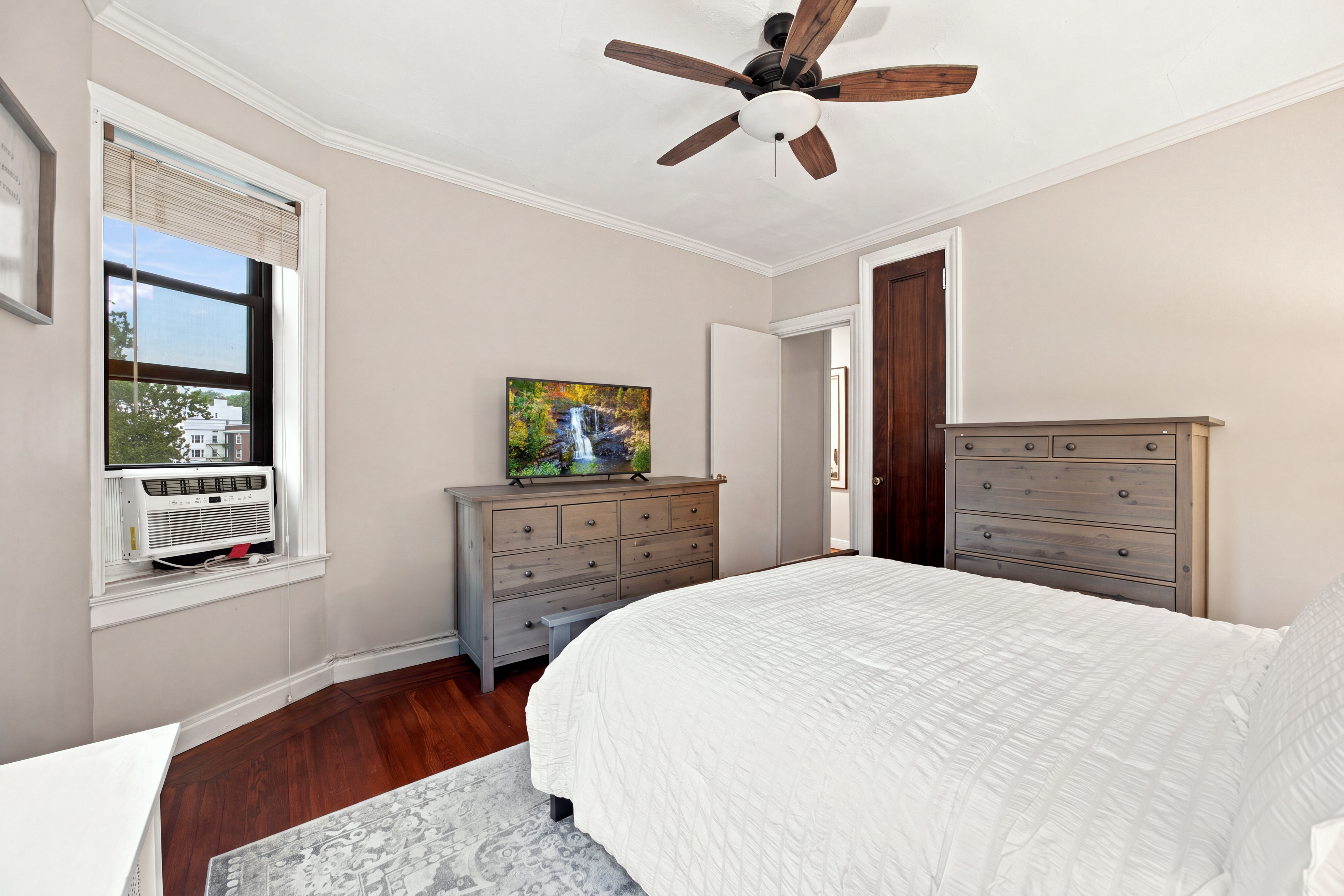  246 Bronxville Road - 物件實景