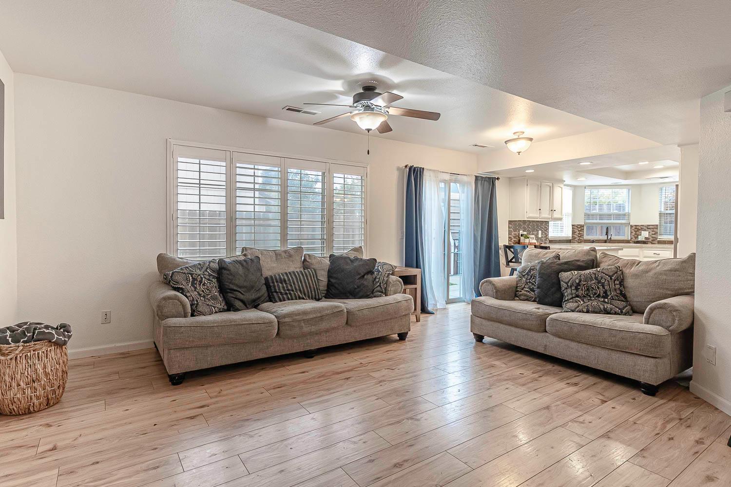 Oakdale, California, 95361, United States, 3 Bedrooms Bedrooms, ,3 BathroomsBathrooms,Residential,For Sale,1998685