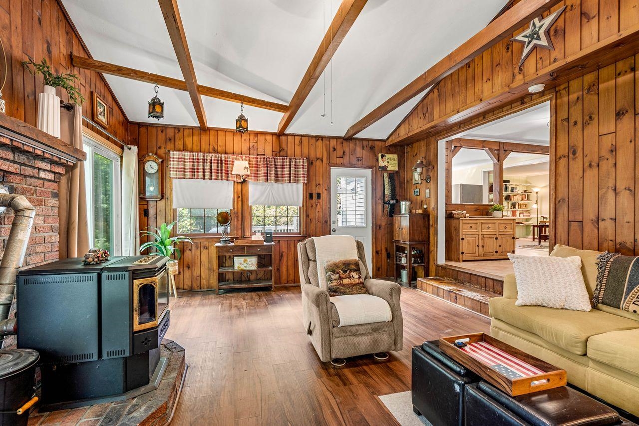 Amherst, New Hampshire, 03031, United States, 2 Bedrooms Bedrooms, ,1 BathroomBathrooms,Residential,For Sale,1996144