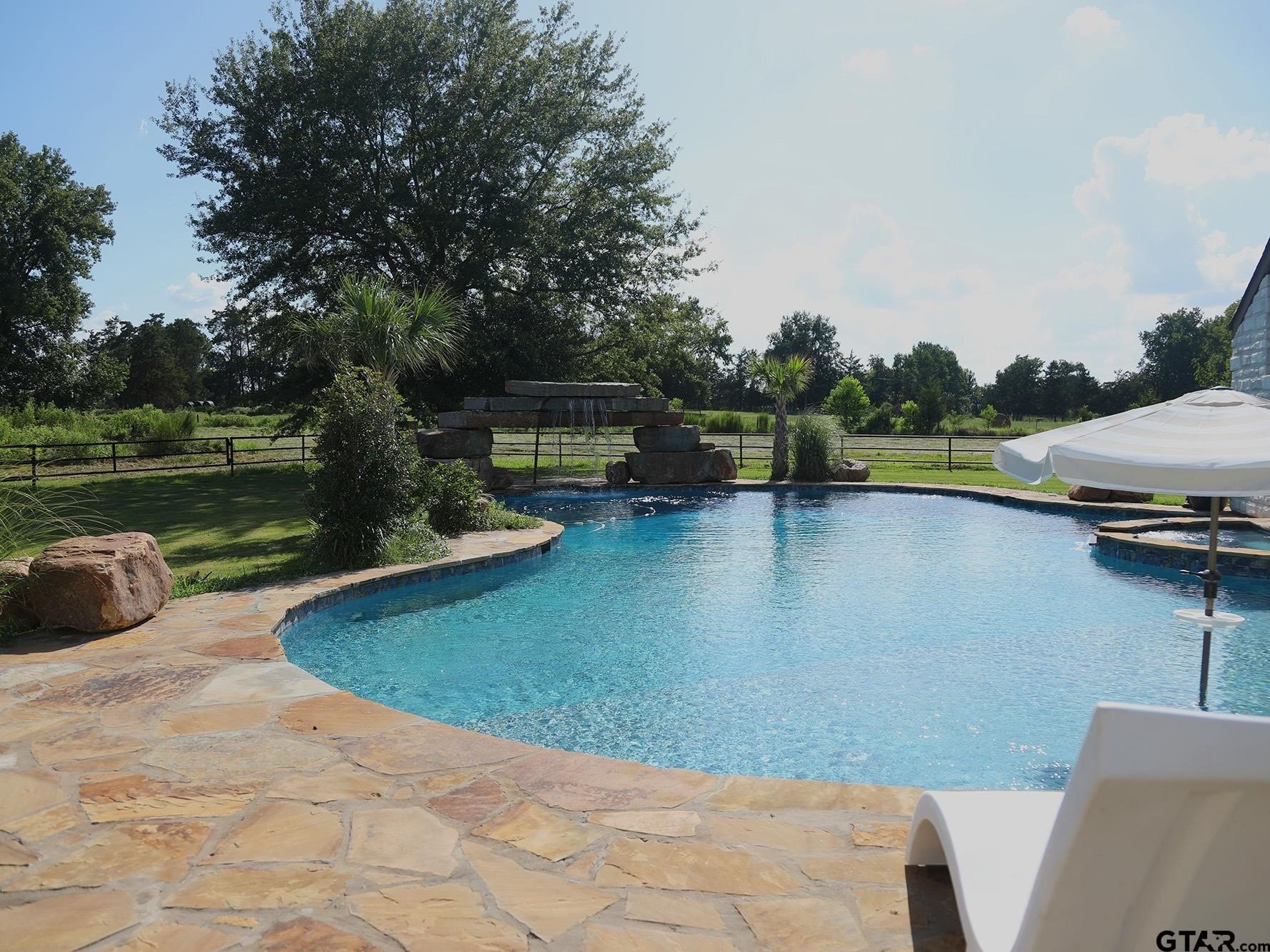 Pittsburg, Texas, 75686, United States, 5 Bedrooms Bedrooms, ,4 BathroomsBathrooms,Residential,For Sale,1978911