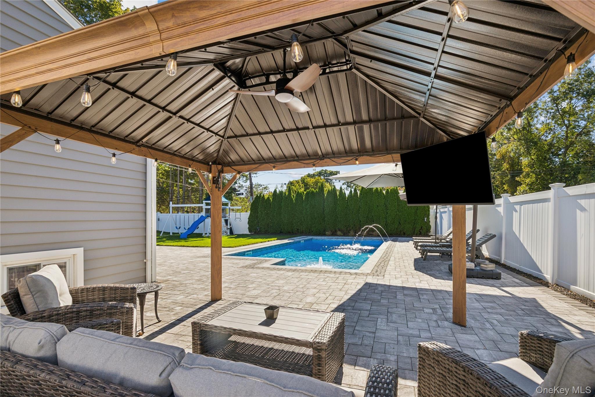  29 Voorhis Drive, Old Bethpage, NY, 11804 - 物件實景