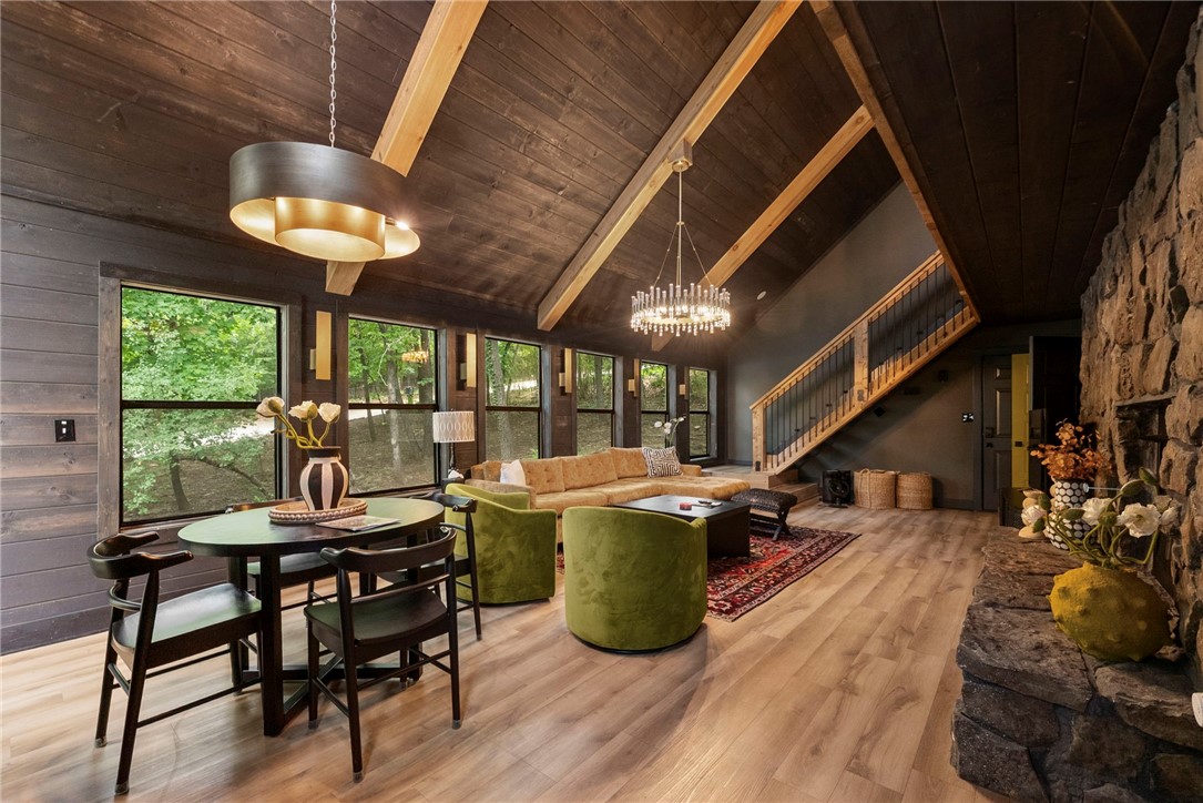 Fayetteville, Arkansas, 72703, United States, 2 Bedrooms Bedrooms, ,3 BathroomsBathrooms,Residential,For Sale,1846597
