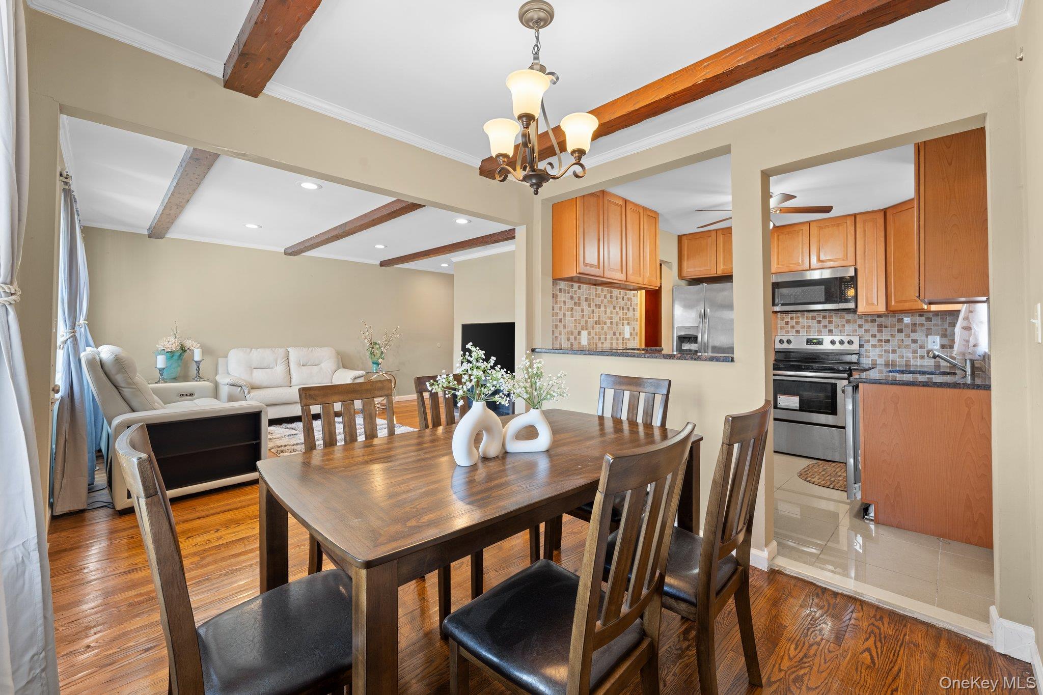 Freeport, New York, 11520, United States, 4 Bedrooms Bedrooms, ,2 BathroomsBathrooms,Residential,For Sale,1981047