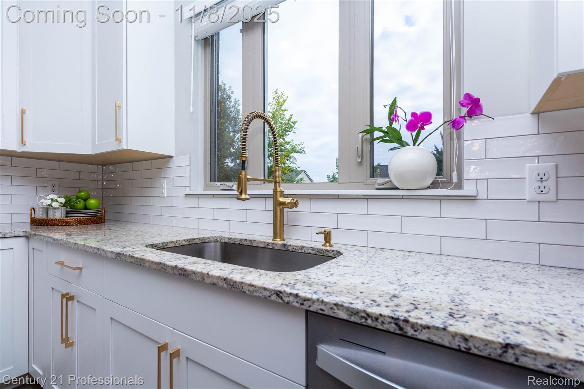 Macomb, Michigan, 48044, United States, 4 Bedrooms Bedrooms, ,3 BathroomsBathrooms,Residential,For Sale,1985765