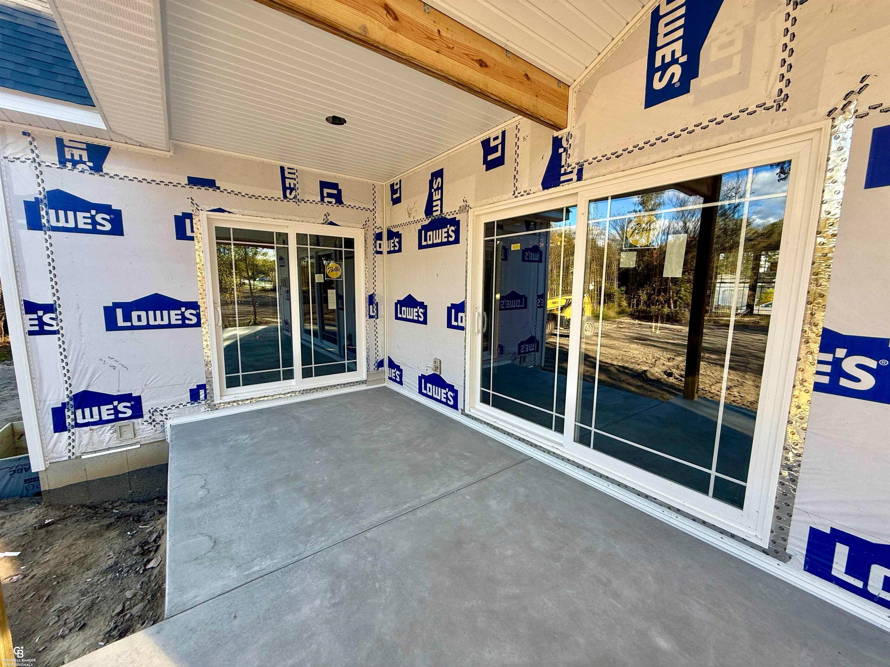 Saint Clair, Michigan, 48079, United States, 5 Bedrooms Bedrooms, ,3 BathroomsBathrooms,Residential,For Sale,1868315