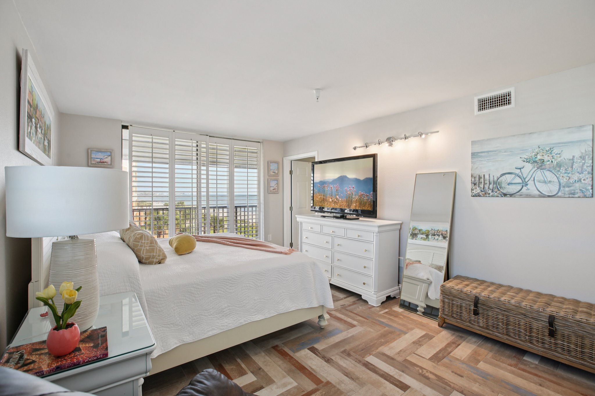 Madiera Beach, Florida, 33708, United States, 3 Bedrooms Bedrooms, ,2 BathroomsBathrooms,Residential,For Sale,1990393