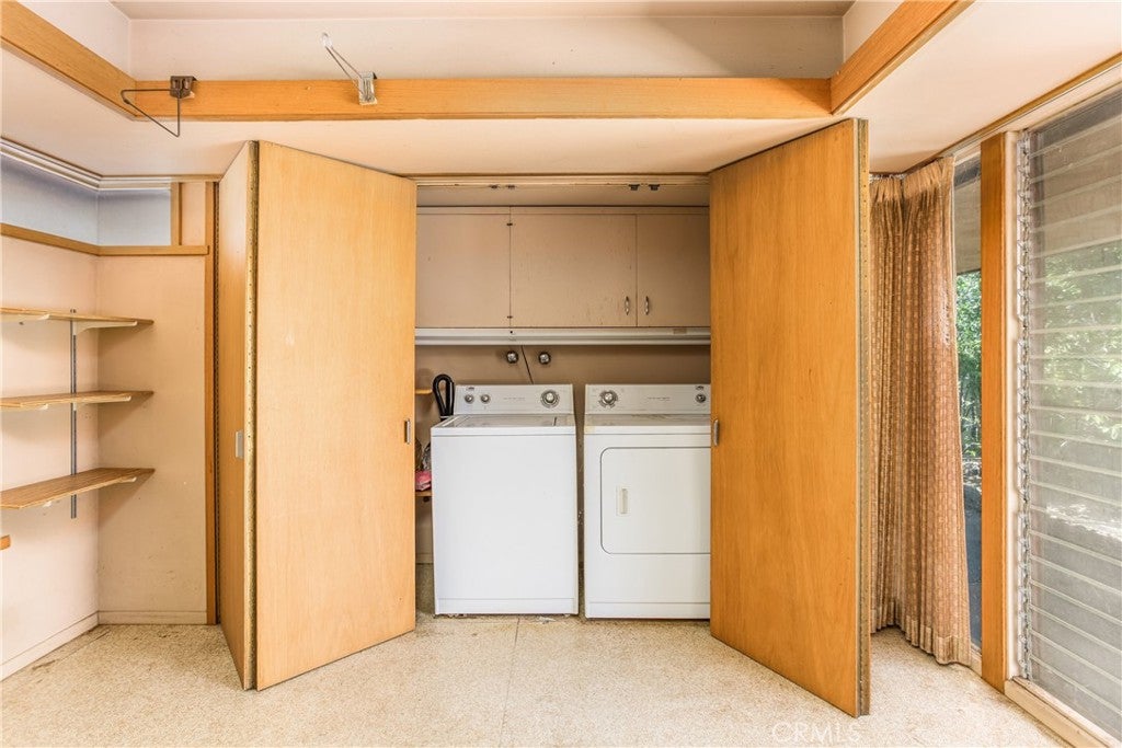 Redlands, California, 92373, United States, 4 Bedrooms Bedrooms, ,1 BathroomBathrooms,Residential,For Sale,1899993