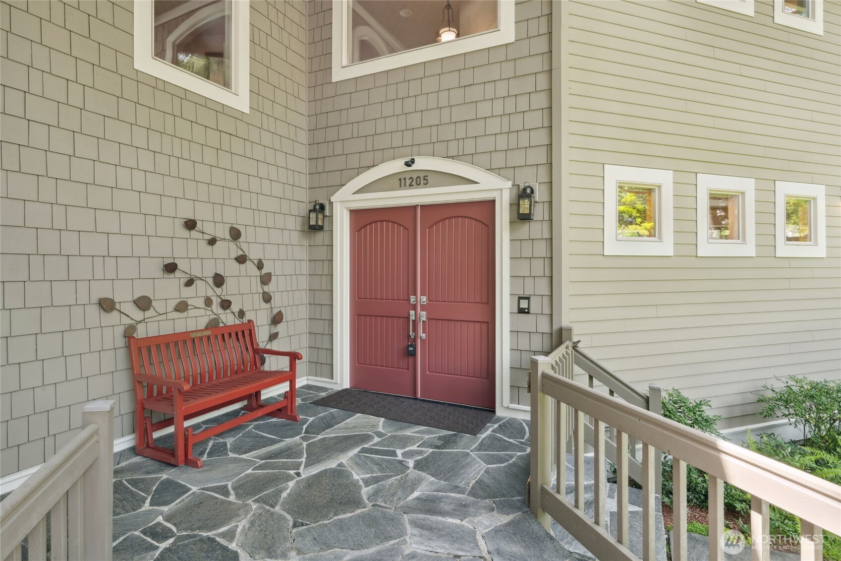 Kirkland, Washington, 98033, United States, 4 Bedrooms Bedrooms, ,2 BathroomsBathrooms,Residential,For Sale,1804621