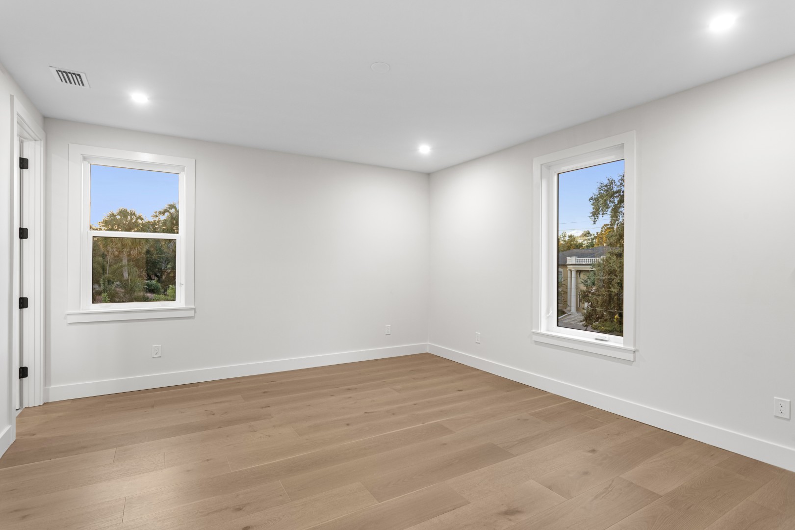 Tampa, Florida, 33629, United States, 5 Bedrooms Bedrooms, ,7 BathroomsBathrooms,Residential,For Sale,1993853