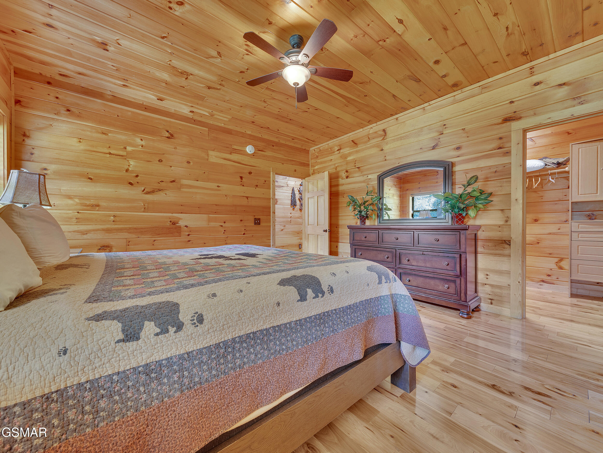 Sevierville, Tennessee, 37862, United States, 3 Bedrooms Bedrooms, ,3 BathroomsBathrooms,Residential,For Sale,1978945