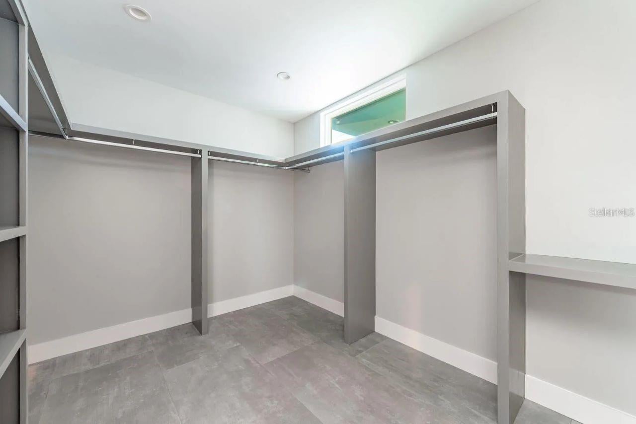 ORLANDO, Florida, 32806, United States, 4 Bedrooms Bedrooms, ,3 BathroomsBathrooms,Residential,For Sale,1923466