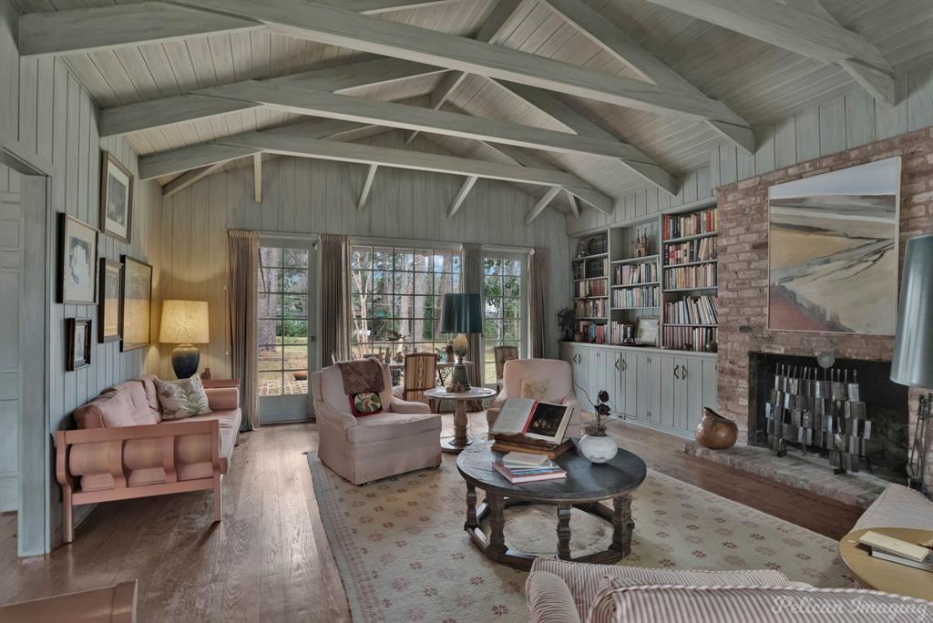 Shreveport, Louisiana, 71106, United States, 5 Bedrooms Bedrooms, ,4 BathroomsBathrooms,Residential,For Sale,1829039