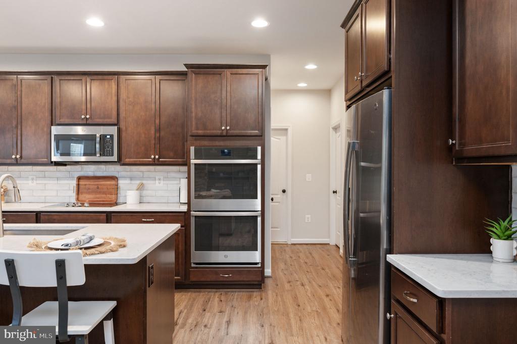 Fredericksburg, Virginia, 22406, United States, 5 Bedrooms Bedrooms, ,4 BathroomsBathrooms,Residential,For Sale,2005971