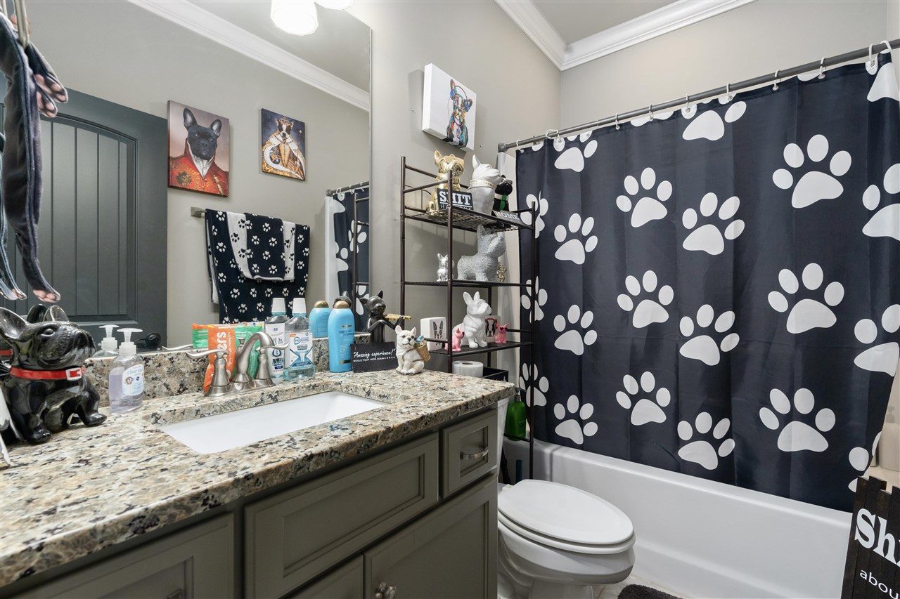 Alvaton, Kentucky, 42122, United States, 5 Bedrooms Bedrooms, ,4 BathroomsBathrooms,Residential,For Sale,1939177