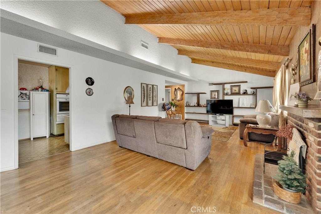 Azusa, California, 91702, United States, 3 Bedrooms Bedrooms, ,2 BathroomsBathrooms,Residential,For Sale,1910708