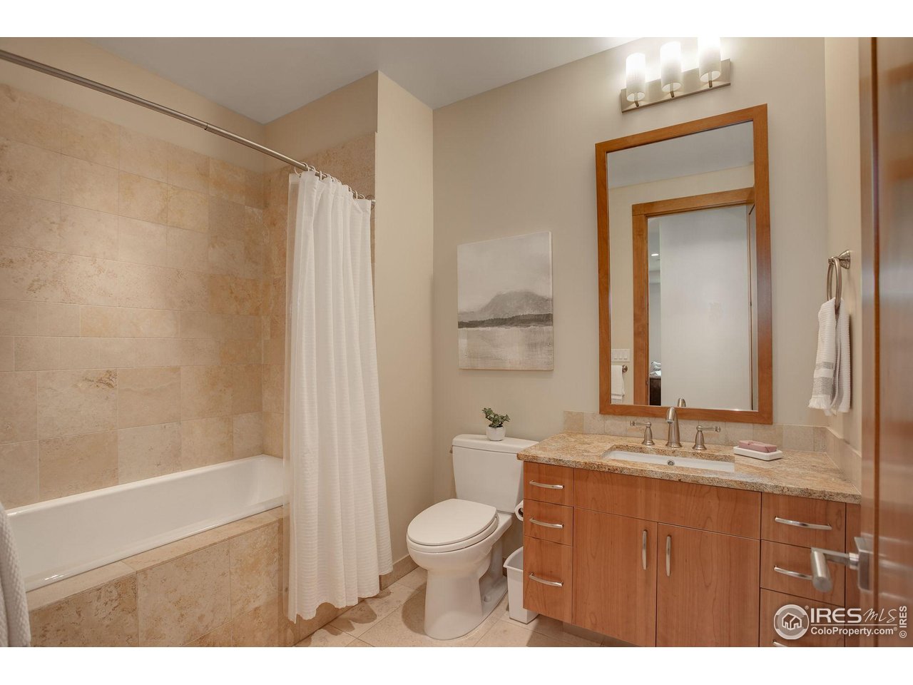 Boulder, Colorado, 80302, United States, 2 Bedrooms Bedrooms, ,2 BathroomsBathrooms,Residential,For Sale,1992797