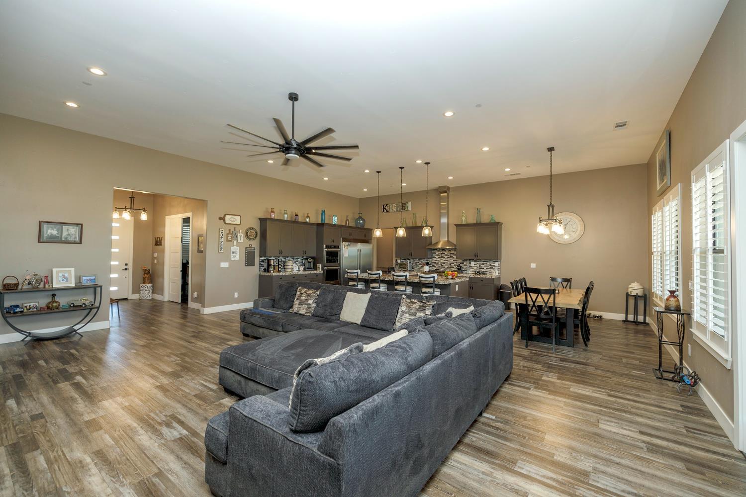 Hilmar, California, 95324, United States, 4 Bedrooms Bedrooms, ,4 BathroomsBathrooms,Residential,For Sale,1983314