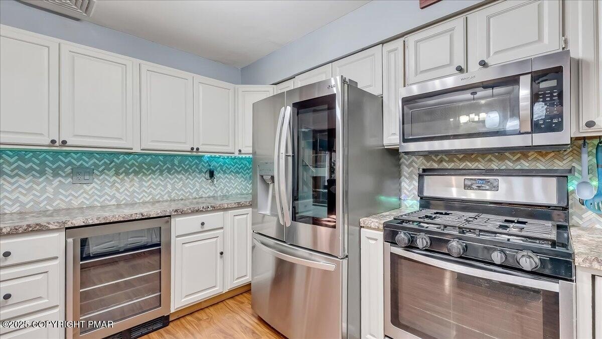 Lake Harmony, Pennsylvania, 18624, United States, 8 Bedrooms Bedrooms, ,4 BathroomsBathrooms,Residential,For Sale,1914089