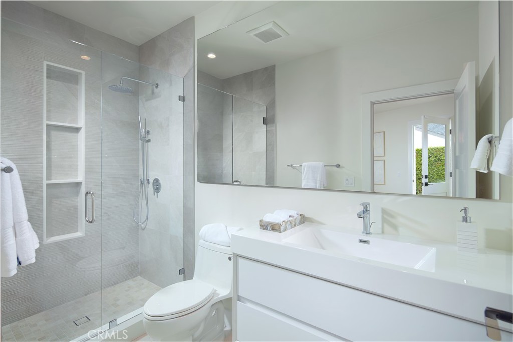 Newport Beach, California, 92660, United States, 4 Bedrooms Bedrooms, ,4 BathroomsBathrooms,Residential,For Sale,2002116