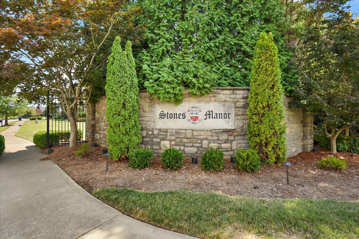Clarksville, Tennessee, 37043, United States, 4 Bedrooms Bedrooms, ,4 BathroomsBathrooms,Residential,For Sale,1933080