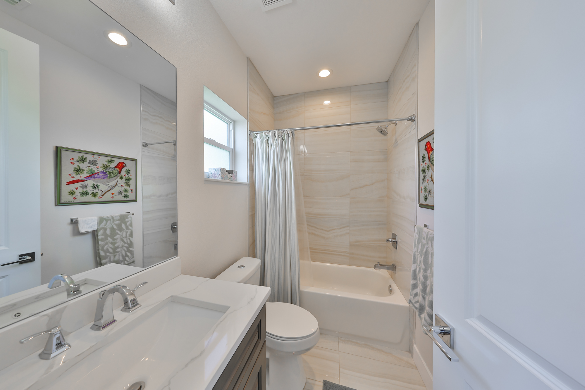 Tampa, Florida, 36611, United States, 3 Bedrooms Bedrooms, ,4 BathroomsBathrooms,Residential,For Sale,1931237