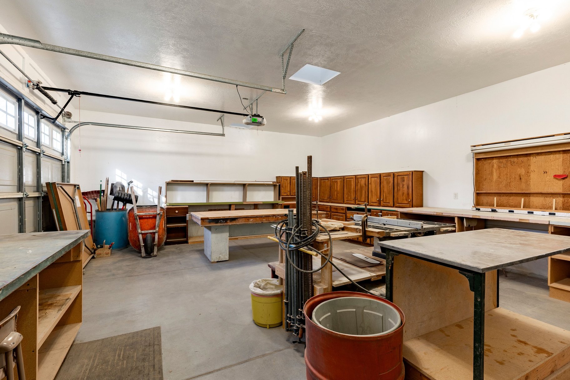  Solid Millcreek Home with Huge Workshop - 物件實景
