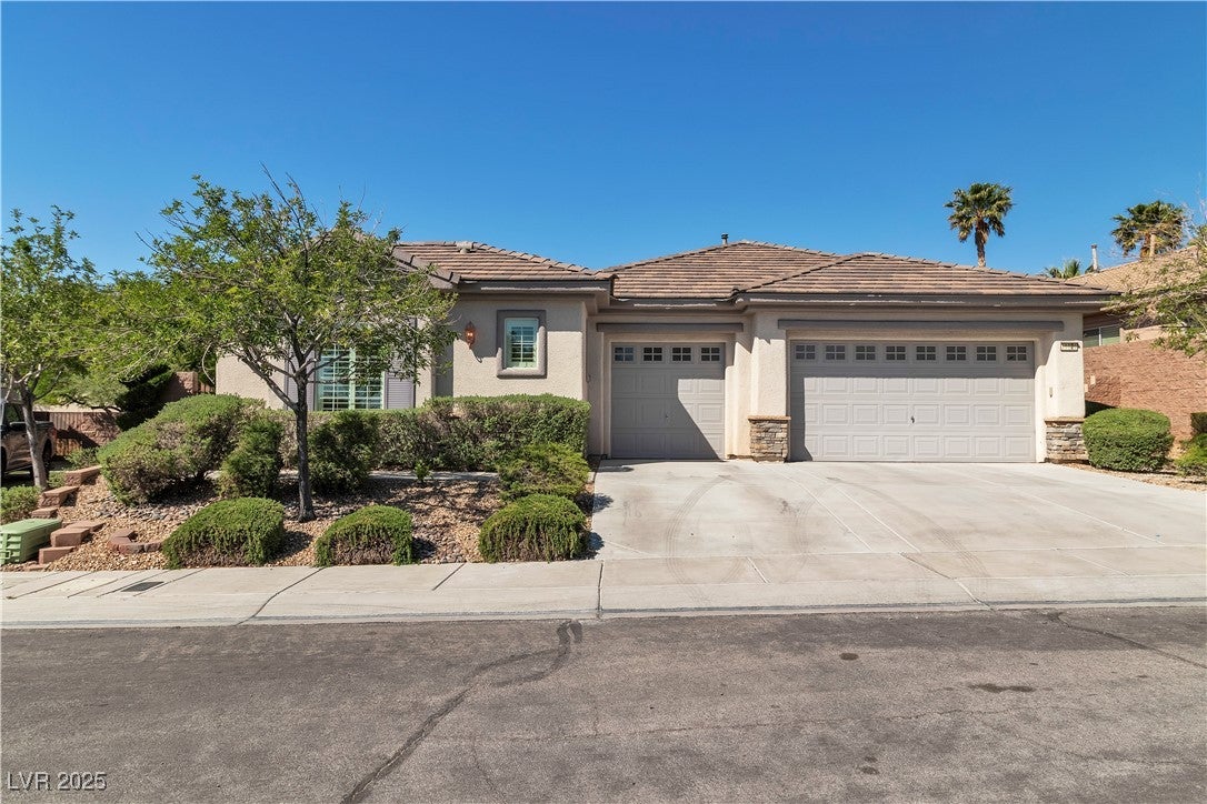 Las Vegas, Nevada, 89138, United States, 4 Bedrooms Bedrooms, ,4 BathroomsBathrooms,Residential,For Sale,1836630