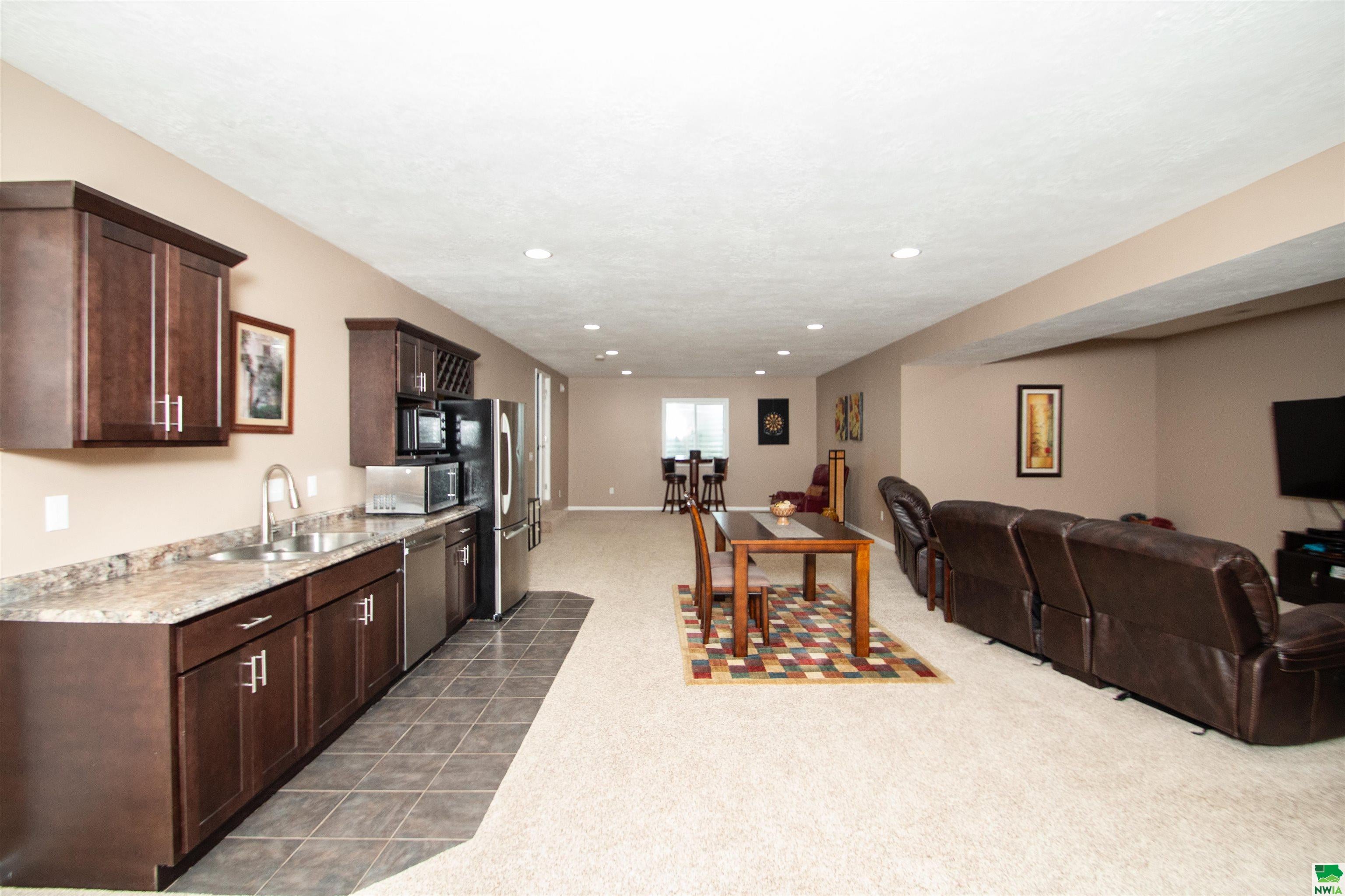 Dakota Dunes, South Dakota, 57049, United States, 4 Bedrooms Bedrooms, ,3 BathroomsBathrooms,Residential,For Sale,1937914