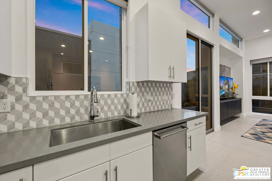 Palm Springs, California, 92262, United States, 3 Bedrooms Bedrooms, ,3 BathroomsBathrooms,Residential,For Sale,1927236