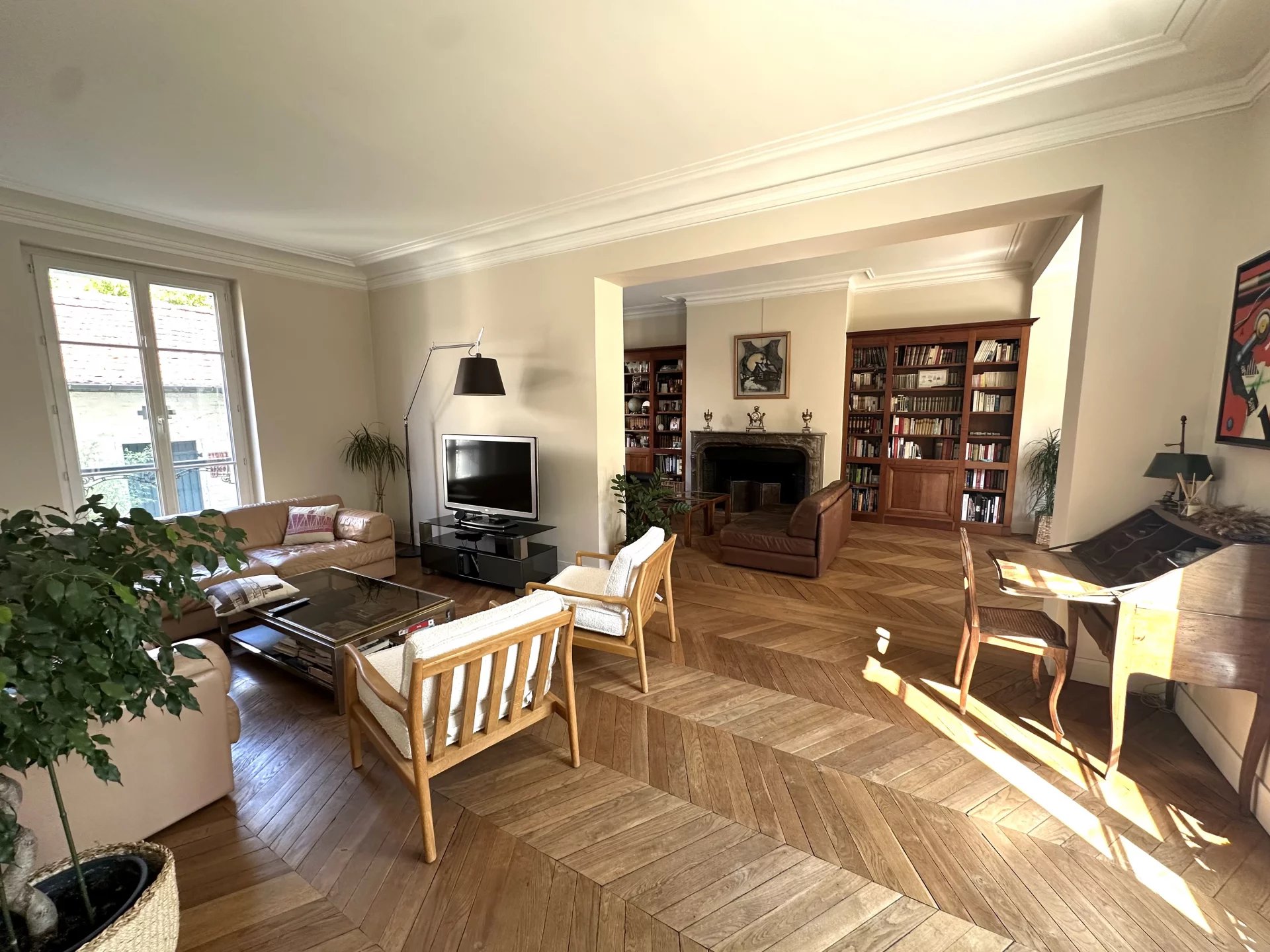 Le Vésinet, Île-de-France, 78110, FR, 6 Bedrooms Bedrooms, ,5 BathroomsBathrooms,Residential,For Sale,1994662