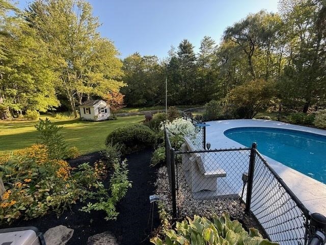 Rochester, New Hampshire, 03867, United States, 4 Bedrooms Bedrooms, ,1 BathroomBathrooms,Residential,For Sale,1985747