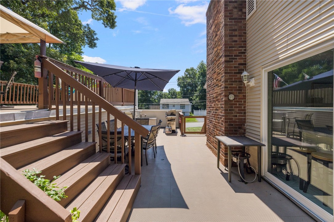 North Kingstown, Rhode Island, 02874, United States, 3 Bedrooms Bedrooms, ,2 BathroomsBathrooms,Residential,For Sale,1906008