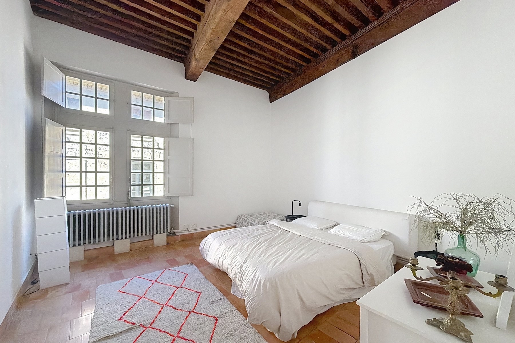  17th Century Private Mansion - 105 m² - Steps from Place aux Herbes - 物件實景