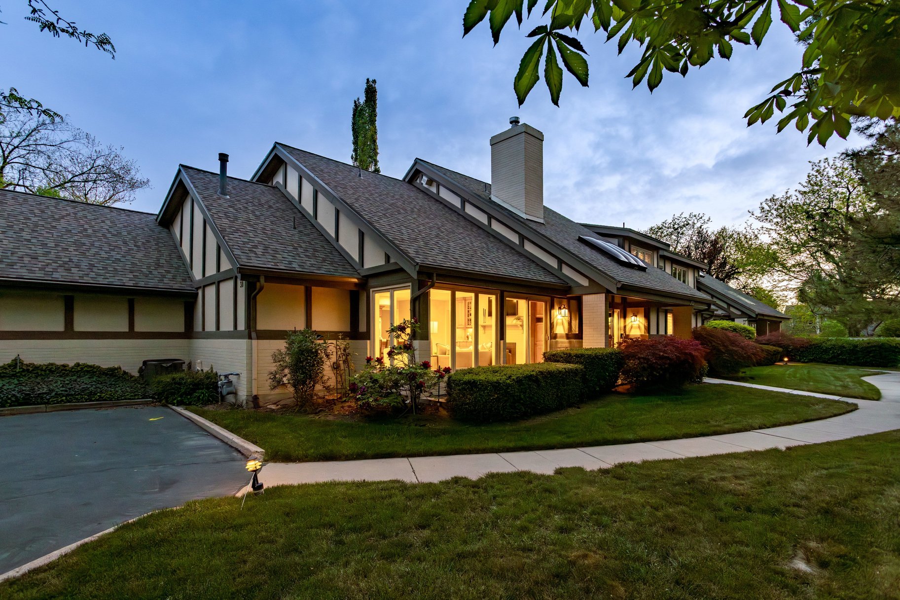  A Large Home in a Sought-After Private Community in East Millcreek - 物件實景