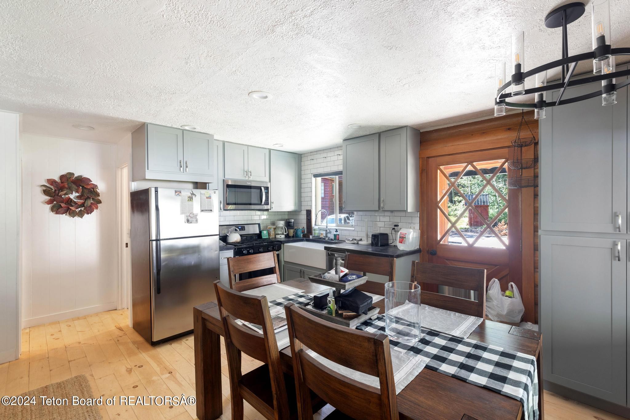 Alpine, Wyoming, 83128, United States, 2 Bedrooms Bedrooms, ,2 BathroomsBathrooms,Residential,For Sale,1922054