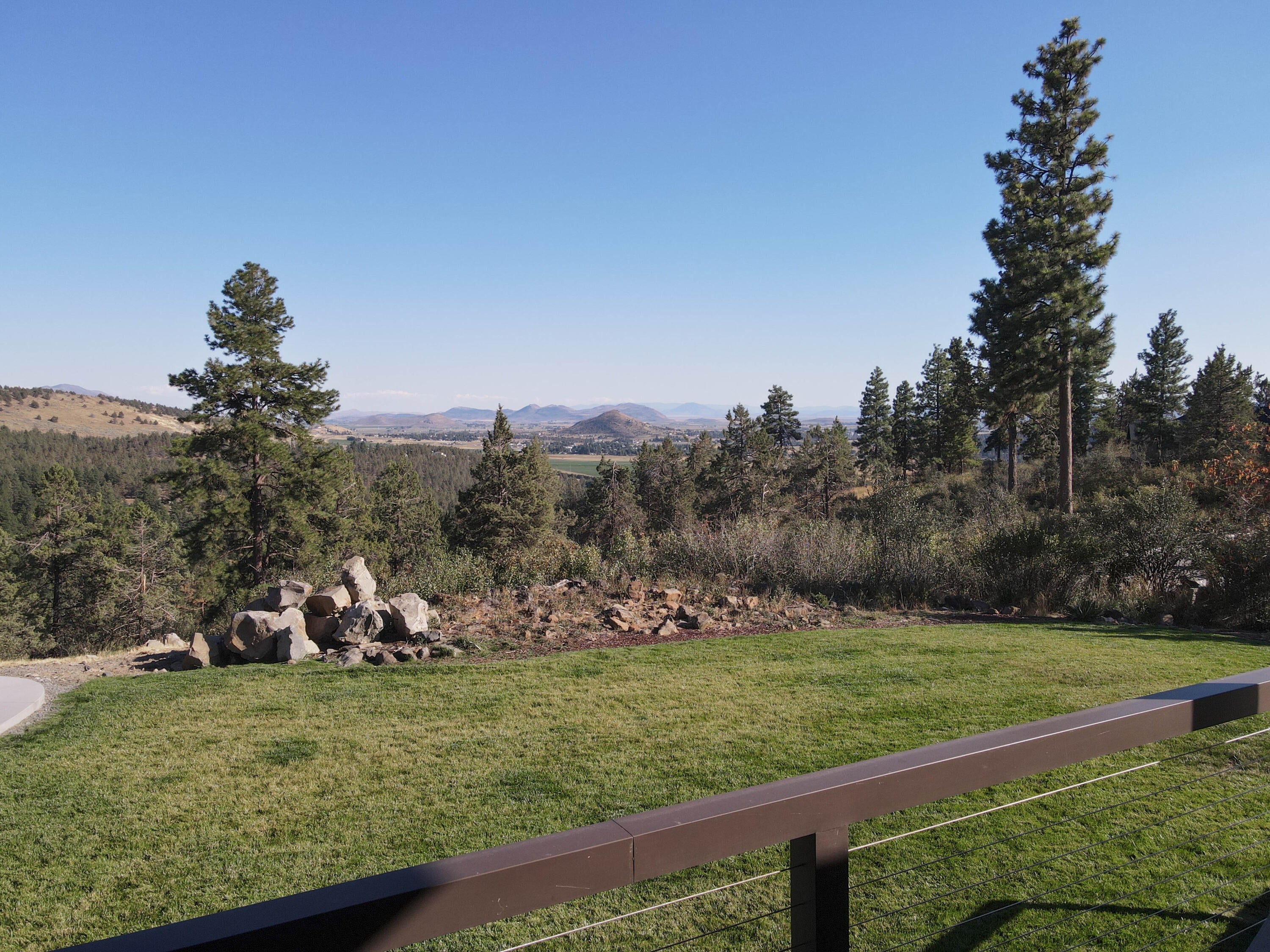 Klamath Falls, Oregon, 97601, United States, 3 Bedrooms Bedrooms, ,4 BathroomsBathrooms,Residential,For Sale,1940970