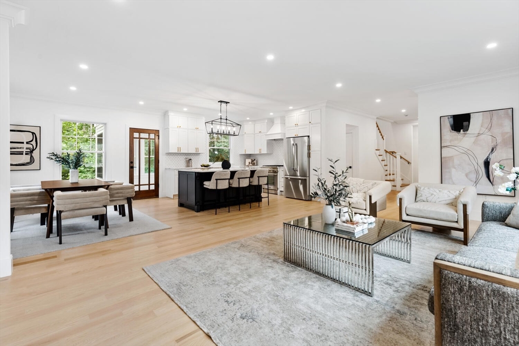Winchester, Massachusetts, 01890, United States, 6 Bedrooms Bedrooms, ,5 BathroomsBathrooms,Residential,For Sale,1940960