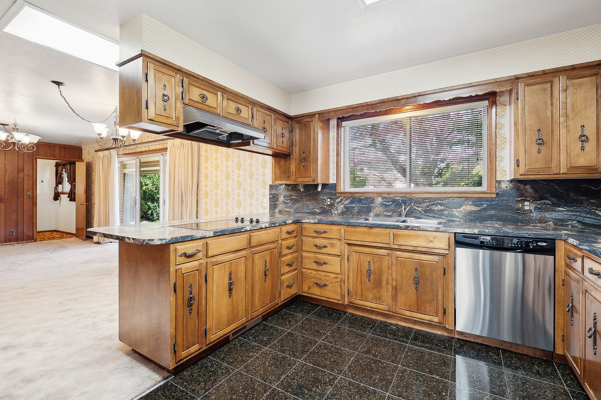 Tremonton, Utah, 84337, United States, 4 Bedrooms Bedrooms, ,3 BathroomsBathrooms,Residential,For Sale,1807575