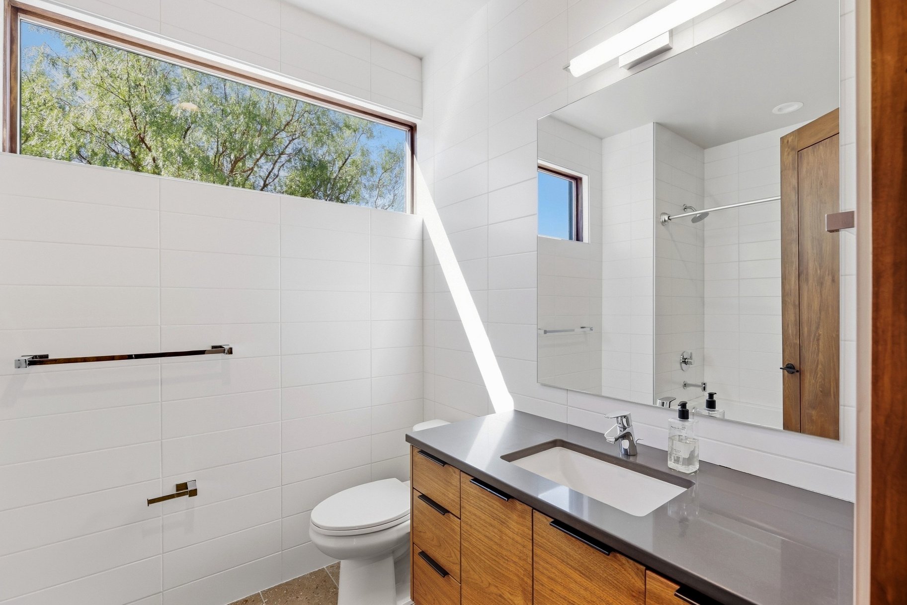  Warm Desert Modern Single Level Living in the Gated side of the Ledges Course - 物件實景