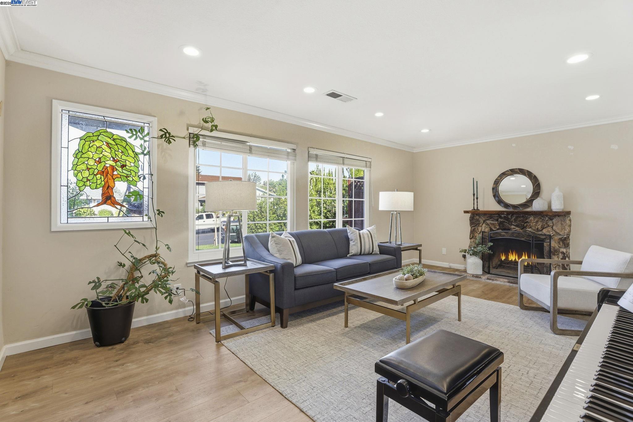 Pleasanton, California, 94566, United States, 4 Bedrooms Bedrooms, ,2 BathroomsBathrooms,Residential,For Sale,1988174