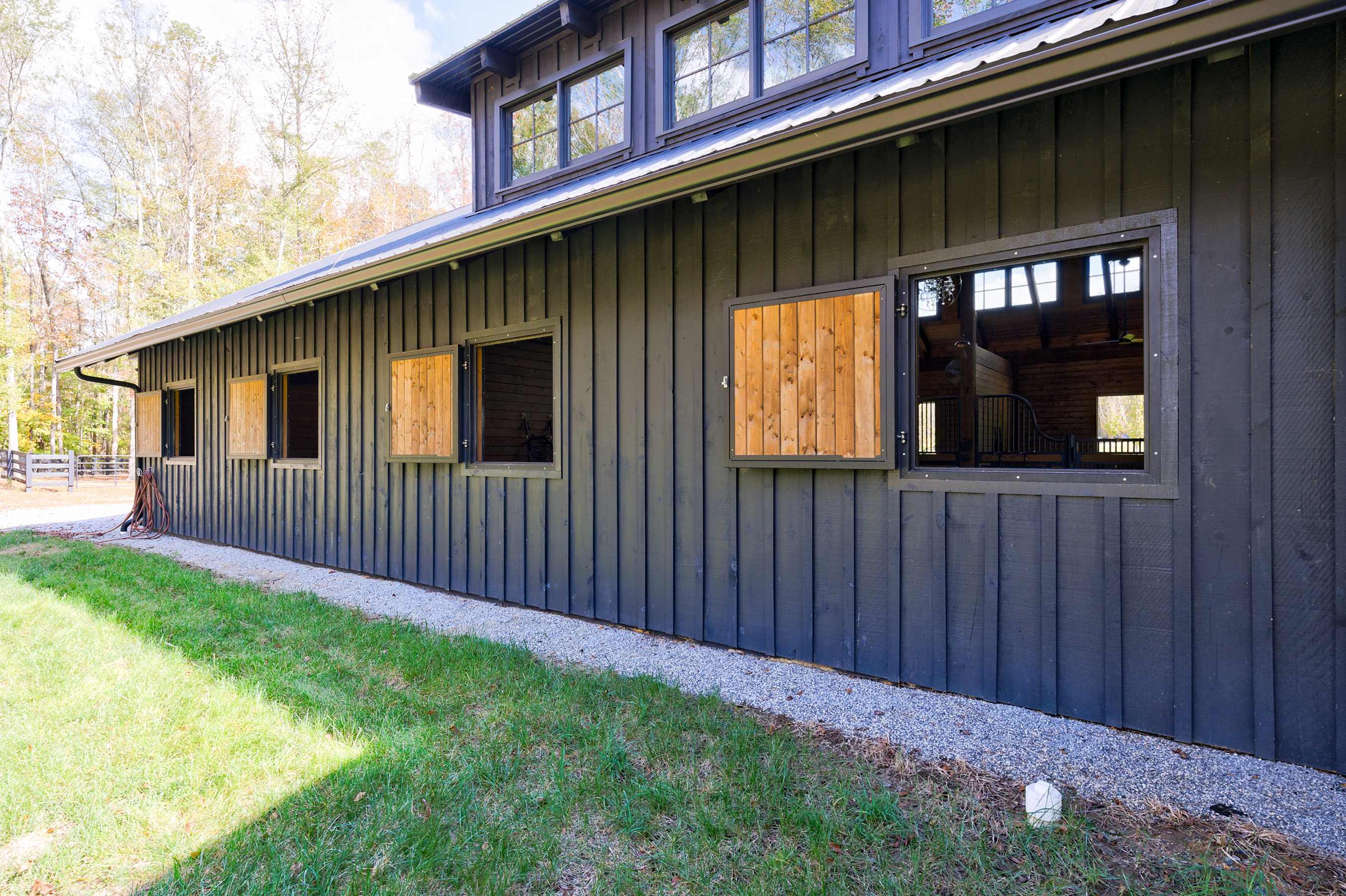  Stunning Milton Estate with Barn and Greenhouse on 50+/- Private Acres - 物件實景
