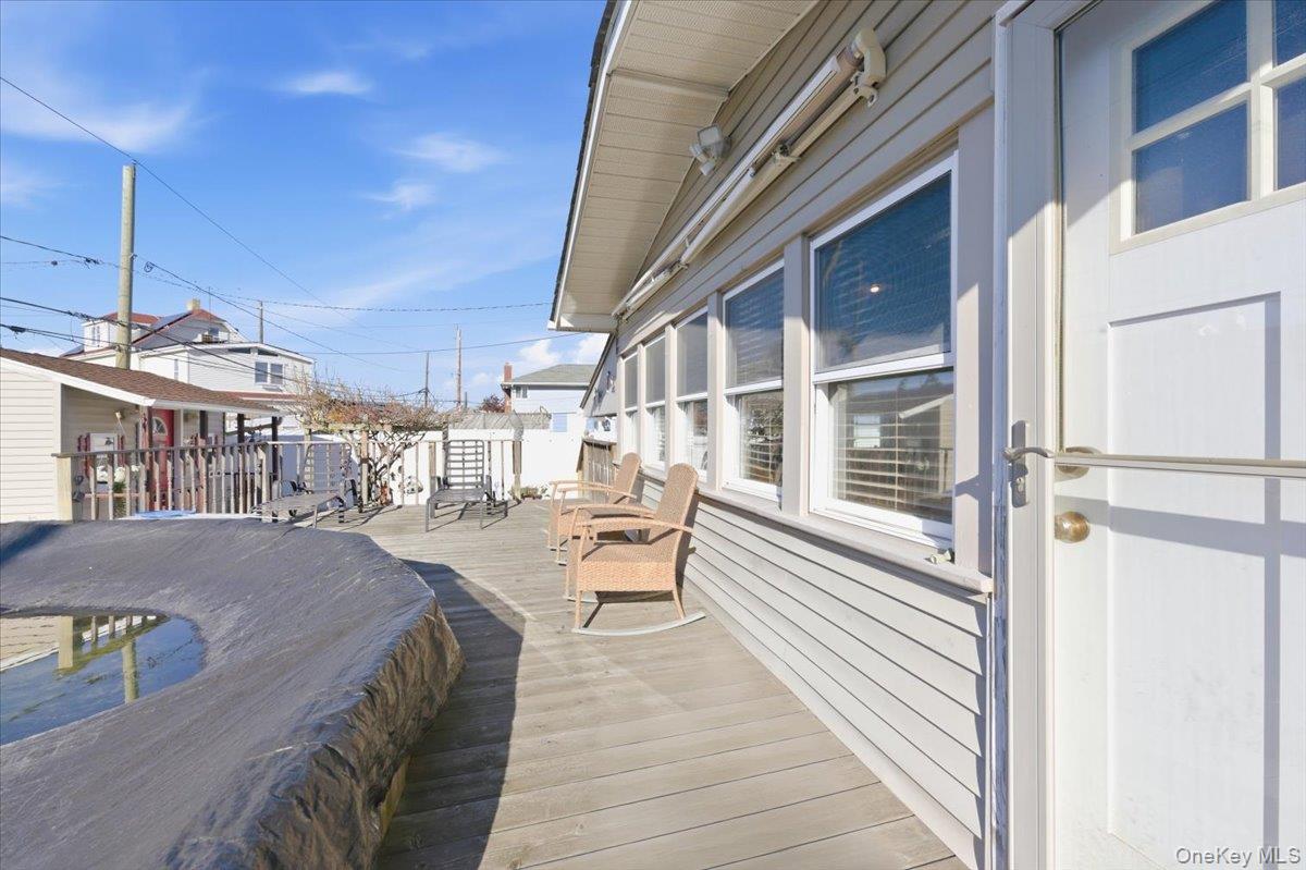 Island Park, New York, 11558, United States, 2 Bedrooms Bedrooms, ,1 BathroomBathrooms,Residential,For Sale,1998541