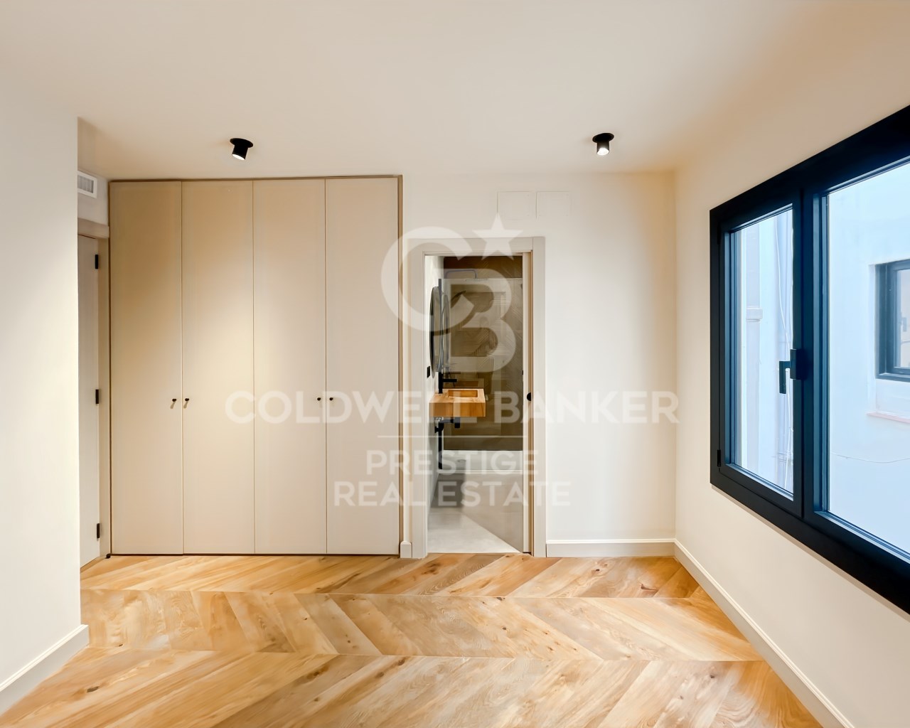 Barcelona, Catalonia, ES, 4 Bedrooms Bedrooms, ,3 BathroomsBathrooms,Residential,For Sale,1805126