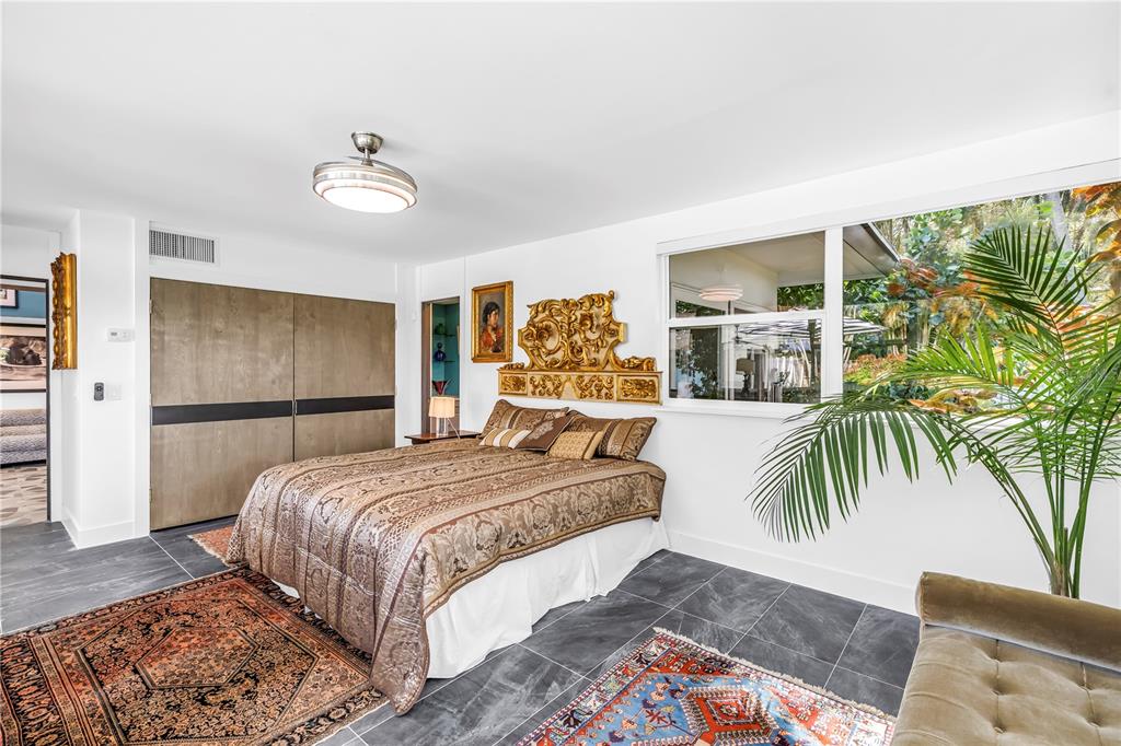 St Petersburg, Florida, 33704, United States, 4 Bedrooms Bedrooms, ,4 BathroomsBathrooms,Residential,For Sale,1991901