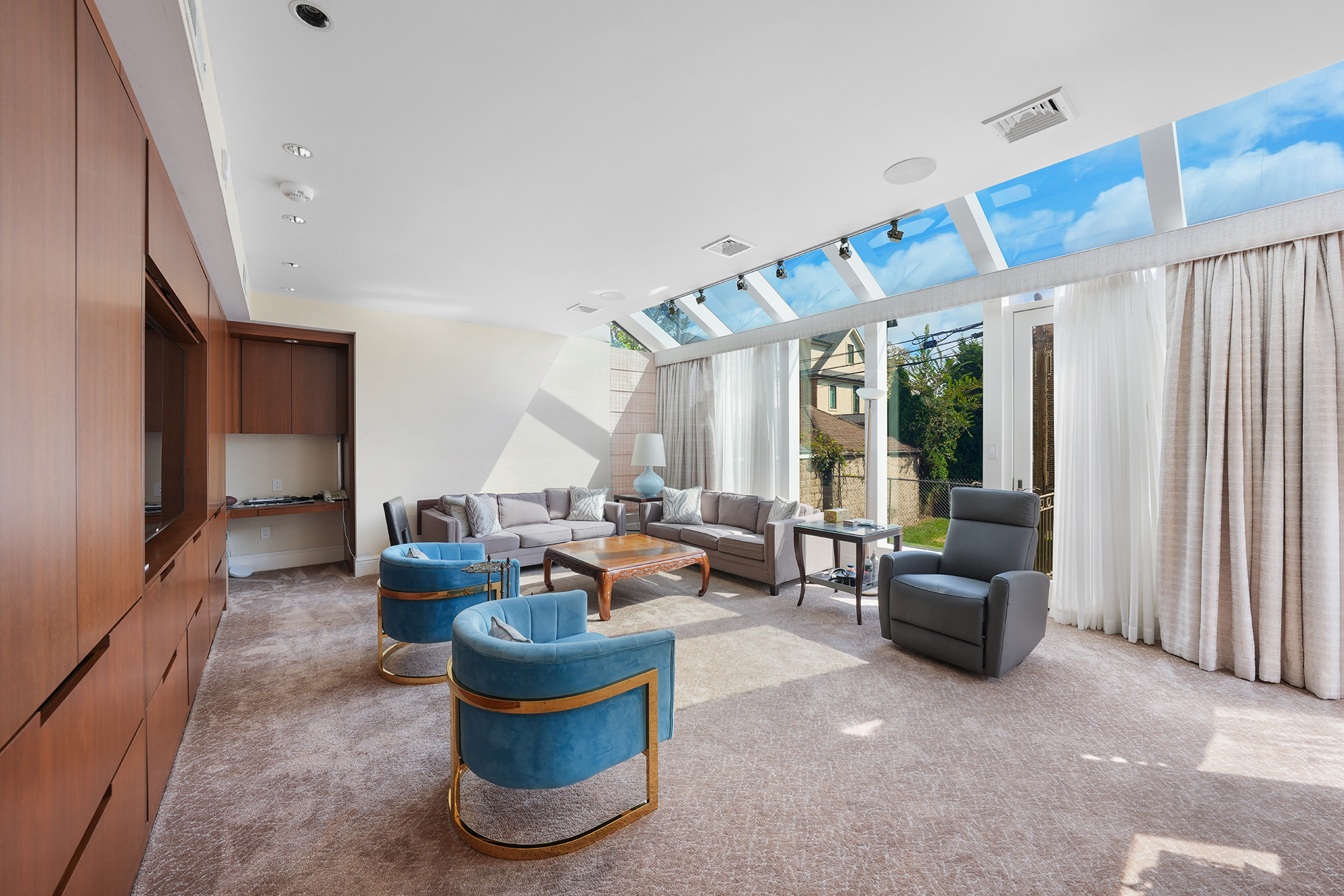 Brooklyn, New York, 11230, United States, 4 Bedrooms Bedrooms, ,7 BathroomsBathrooms,Residential,For Sale,1942878