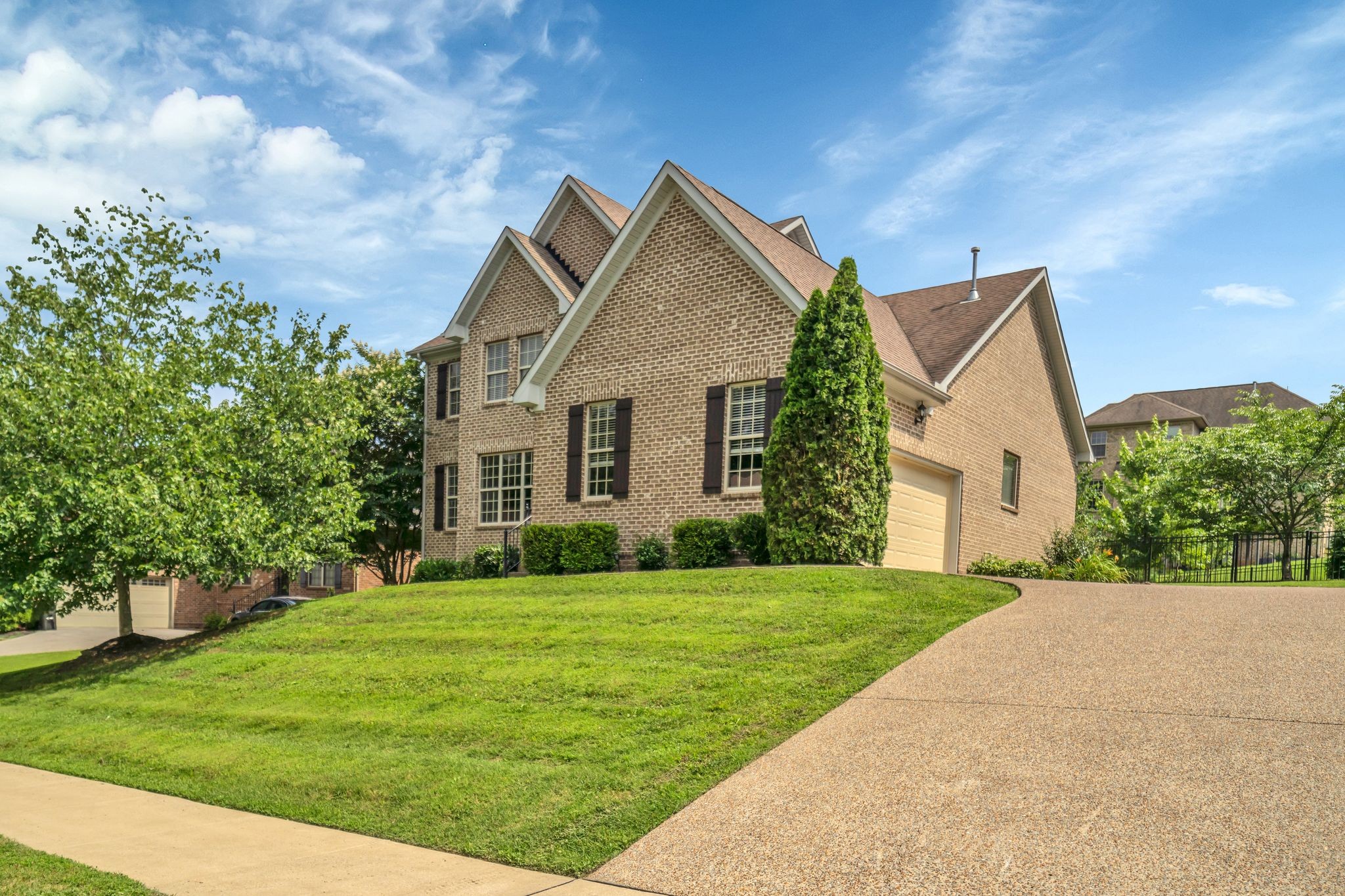 Hendersonville, Tennessee, 37075, United States, 4 Bedrooms Bedrooms, ,3 BathroomsBathrooms,Residential,For Sale,1870626