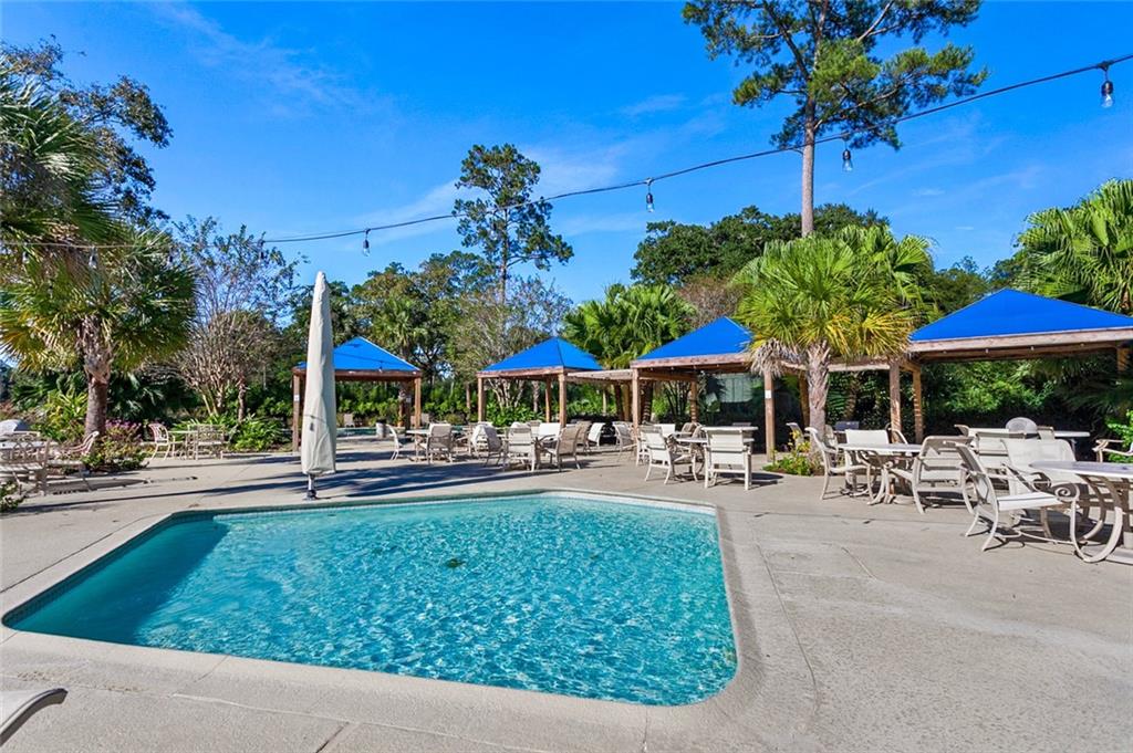 Mandeville, Louisiana, 70471, United States, 4 Bedrooms Bedrooms, ,3 BathroomsBathrooms,Residential,For Sale,1898629