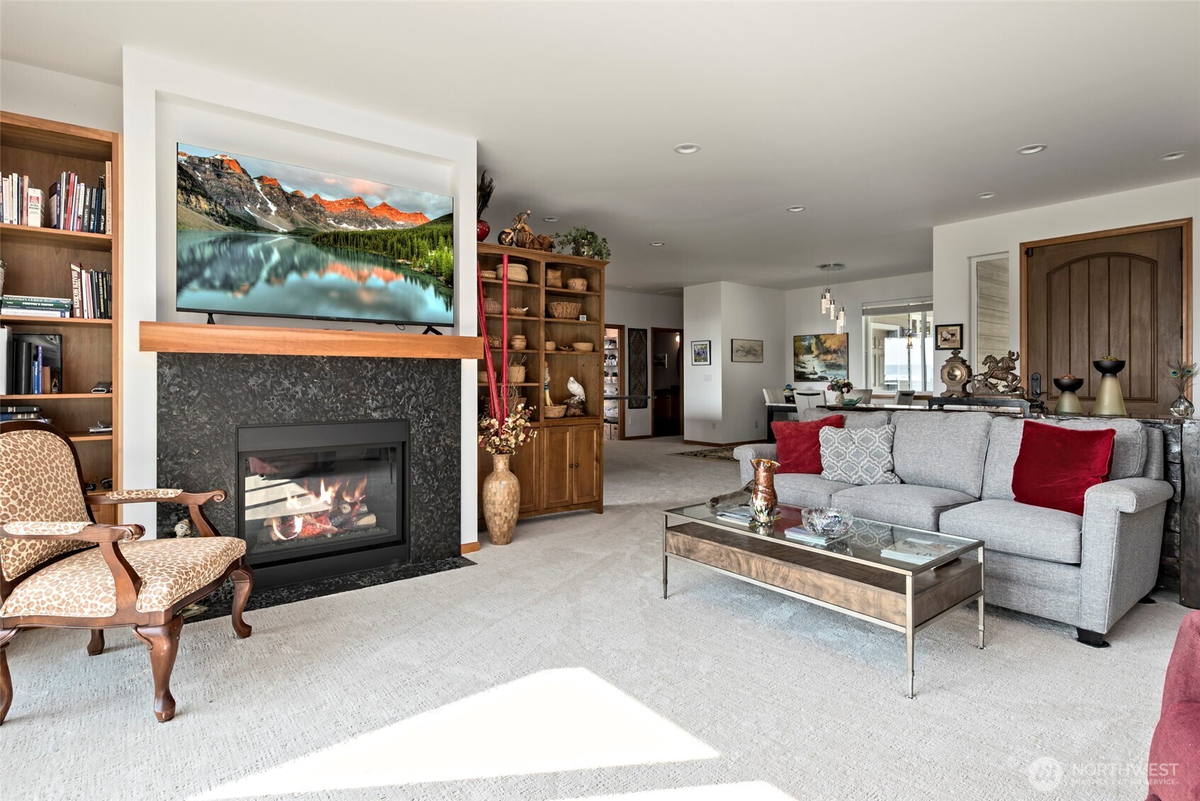 La Conner, Washington, 98257, United States, 2 Bedrooms Bedrooms, ,4 BathroomsBathrooms,Residential,For Sale,1951014